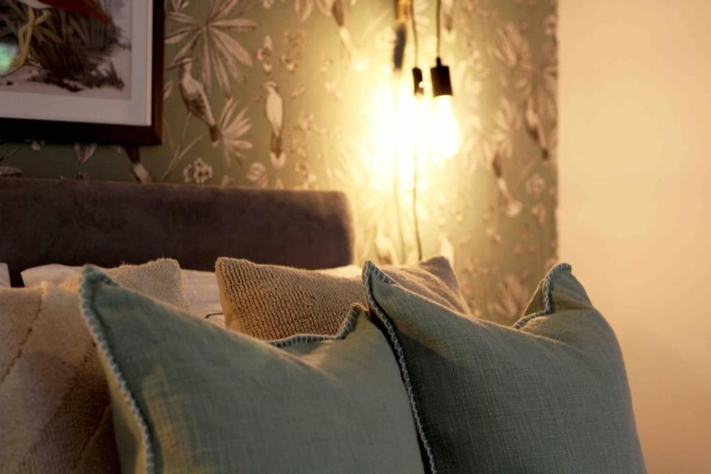 Lincoln Apartment Freshly Renovated Common Views Burton  Экстерьер фото