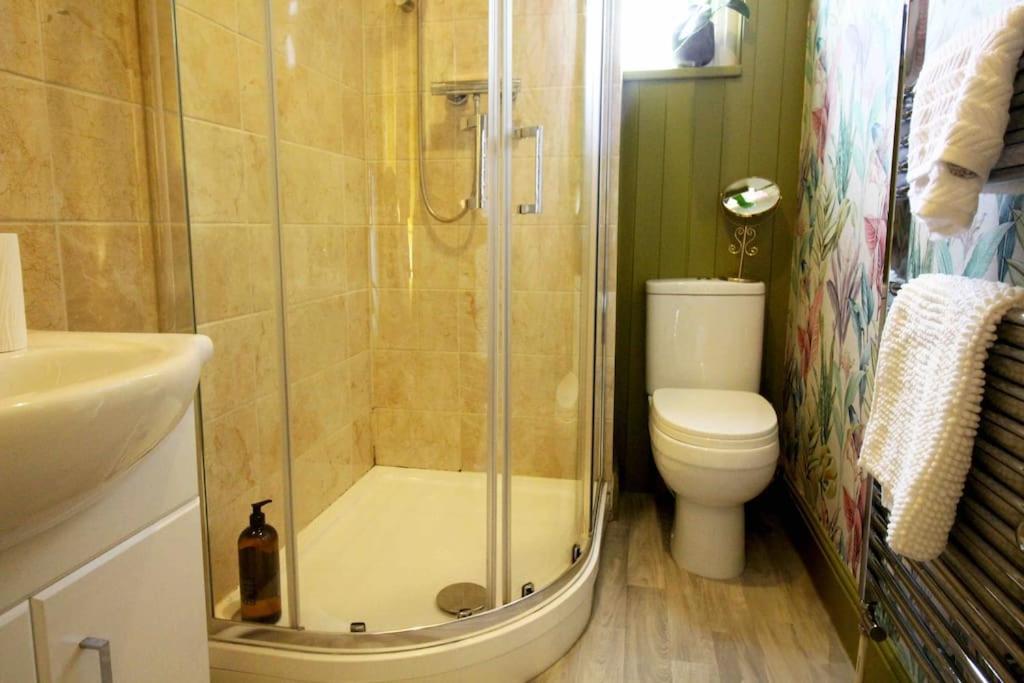 Lincoln Apartment Freshly Renovated Common Views Burton  Экстерьер фото