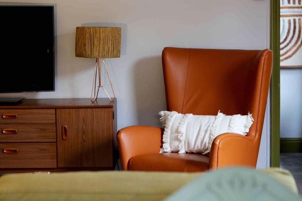 Lincoln Apartment Freshly Renovated Common Views Burton  Экстерьер фото