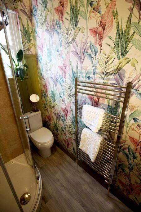 Lincoln Apartment Freshly Renovated Common Views Burton  Экстерьер фото